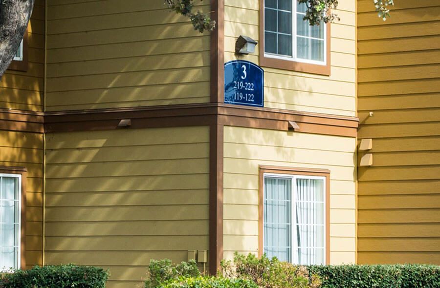 Renovated exterior of apartment complex in Sacramento, CA